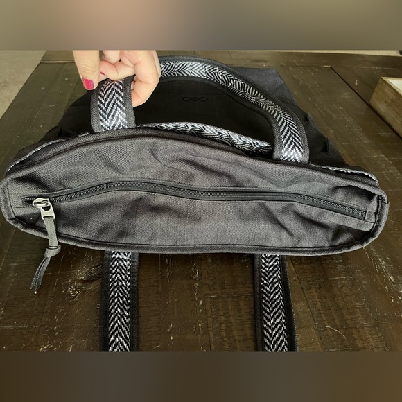 Ogio Hampton’s Tote - Picture 13 of 13